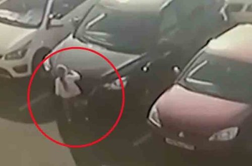 Parka oynamağa çıxmışdı, 15 maşının sahibini xərcə saldı - VİDEO