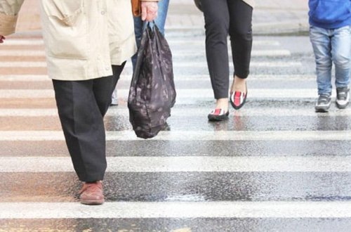 Bakıda ana və azyaşlı qızını motosiklet vurdu