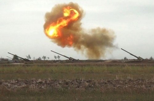 Düşmən Bərdə və Ağcabədini atəşə tutur