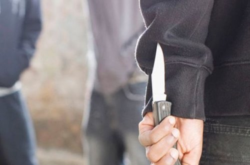 Bakıda qanlı hadisə: Qonşusu gəncin əlini biləkdən kəsdi