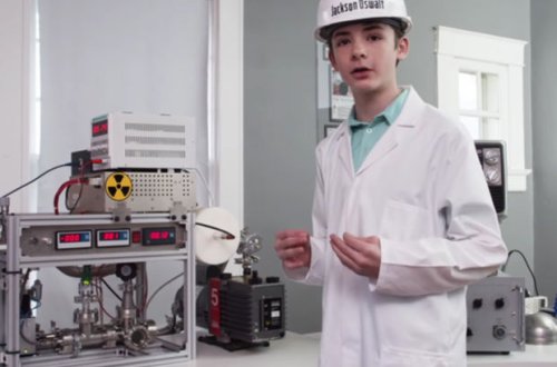 Evində nüvə reaktoru hazırlayan yeniyetmə rekord qırdı