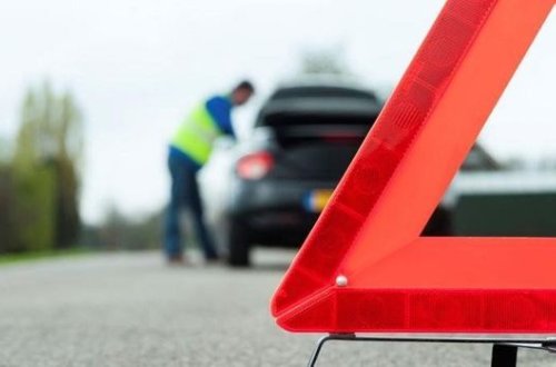 Bakıda iki rəfiqəni avtomobil vurdu