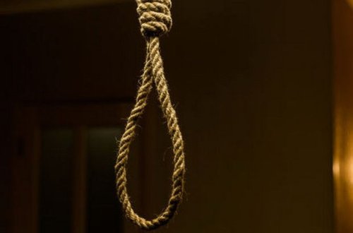 Rusiyada məktəb müəllimi dörd yaşlı oğlunu asdı