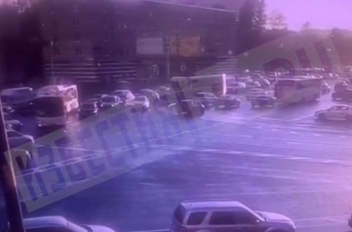 Mikroavtobus sərnişin avtobusuna çırpıldı – ANBAAN VİDEO