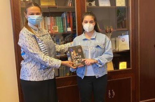 Deputat şəhidin qızı və qardaşı ilə görüşdü