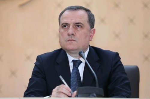 Ceyhun Bayramov britaniyalı nazirlə cəbhədəki vəziyyəti müzakirə etdi