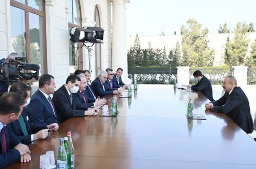 İlham Əliyev Türkiyə Böyük Millət Məclisinin sədrinin başçılıq etdiyi nümayəndə heyətini qəbul edib - FOTO