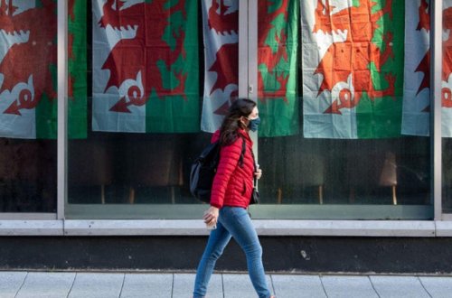 Uelsdə yenidən karantin qaydaları sərtləşdirilib