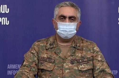 Ermənistan Müdafiə Nazirliyinin brifinqində biabırçı anlar - FOTO