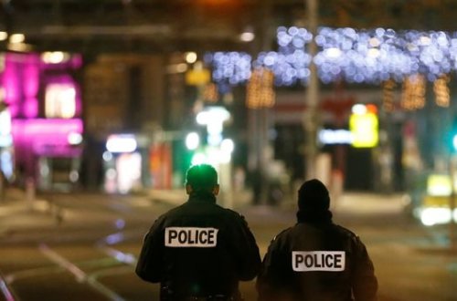 Fransada müsəlman qadınları bıçaqladılar