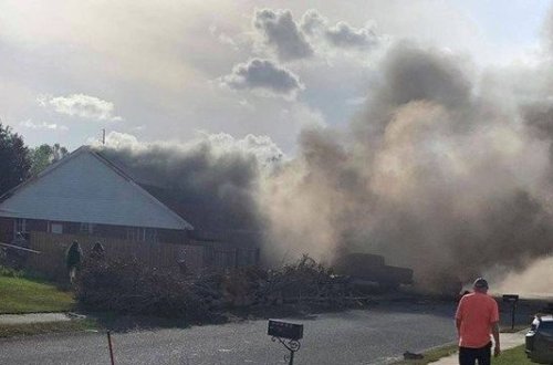 ABŞ-da hərbi təyyarə yaşayış ərazisinə düşdü - Ölənlər var - VİDEO