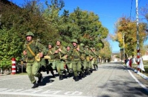 Ruslar erməni əsgərlərin Qarabağa yollanmasına imkan yaradır