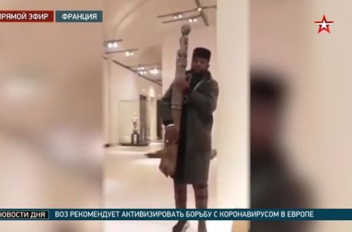 Luvrda olan eksponatı özü ilə aparmaq istəyən şəxs saxlanılıb - VİDEO