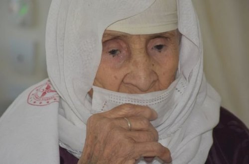 120 yaşlı qadın koronavirusa qalib gəldi