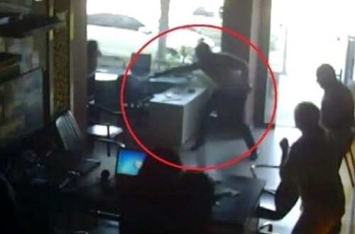 6 aylıq hamilə arvadının gözü önündə güllələndi - VİDEO