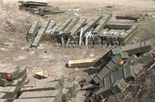 Опубликованы кадры брошенной армянами бронетехники и боеприпасов - ВИДЕО