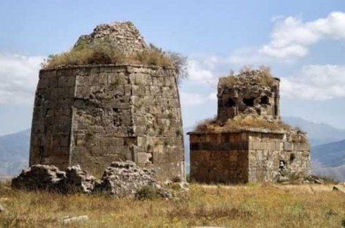 Ermənilər Laçındakı ziyarətgah və məscidləri donuz tövləsinə çeviriblər - FOTOlar