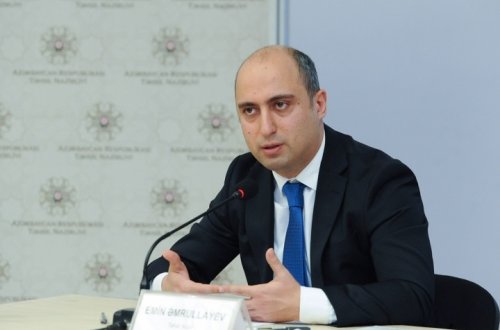 Mənim də qızım bu il birinci sinifə gedir, elə bilir ki... - Nazir