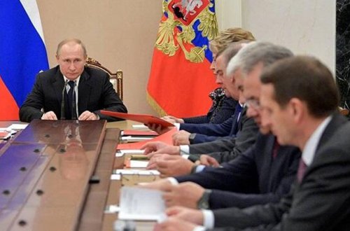 Putin Qarabağla bağlı Təhlükəsiz Şurasının topladı