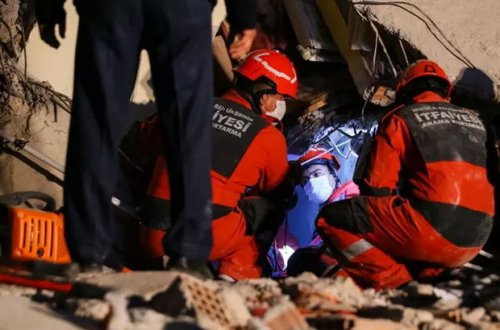 İzmir 5 bal gücündə daha bir zəlzələ ilə sarsıldı