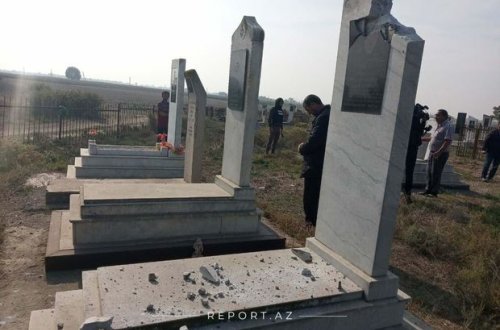 Ermənilər Ağcabədini raket atəşinə tutdular: Qəbiristanlıq dağıdıldı - FOTO