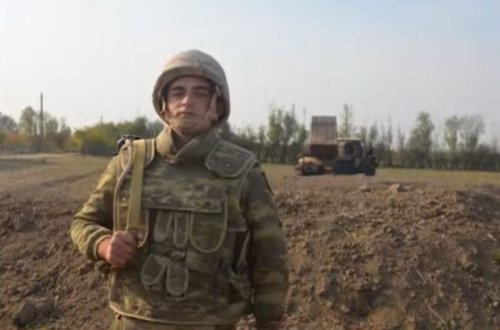 Düşmənin dayaq məntəqələrini məhv edən baş leytenantı tanıyaq - VİDEO