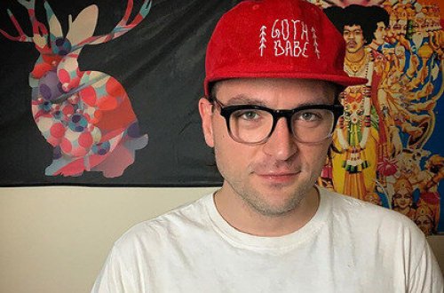 Ruhla sevgili olub qəribə şənliklər keçirdi