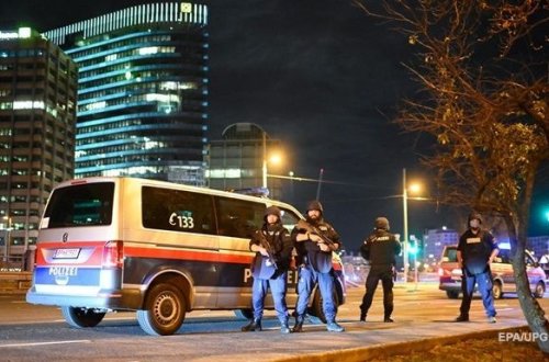 Три мирных жителя убиты при теракте в Вене