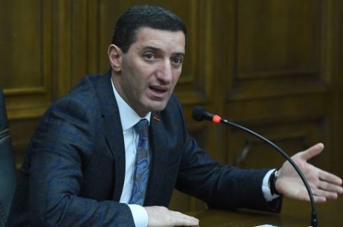 Erməni deputat: “Ordumuzun silahı, forması və yeməyi yoxdur”