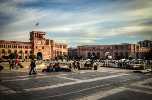 Ermənistanın kəsirləri genişlənir - FOTO