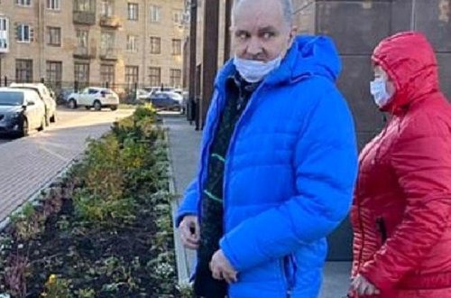 29 uşaq meyitini mumiyalayan kişi məhkəməyə çıxarıldı - FOTO