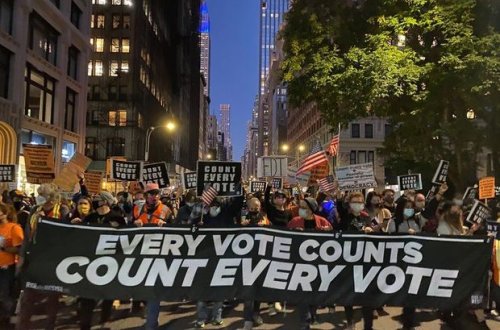 Nyu-Yorkda etiraz aksiyaları: Nümayişçilər yolları bağladılar - VİDEO