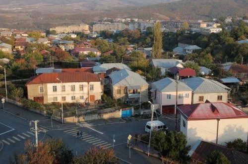 Из Ханкенди в Армению сбежали минимум 40 тыс. человек, город практически пуст