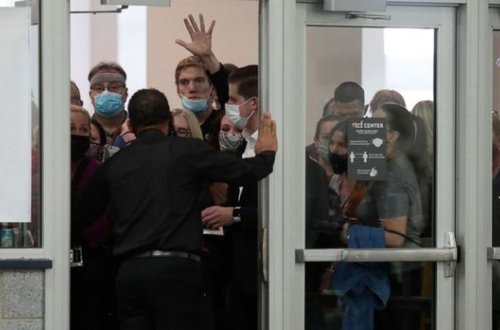 ABŞ-da gərginlik artır: Tramp tərəfdarları səslərin sayıldığı mərkəzə basqın ediblər - FOTO