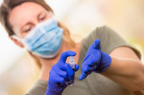 Akademik: “Əlcəklər koronavirusdan qorumur, sadəcə kommersiya layihəsidir”