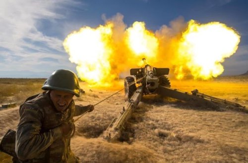 Минобороны АР: Уничтожены танки, орудия и несколько военных грузовиков с боеприпасами противника