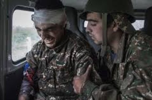 Xankəndidən qaçan erməni həkimdən şok sözlər: Hər yerdə ölü və yaralı əsgər... - VİDEO
