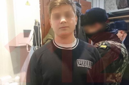 Məktəbli oğlan əvvəl balaca bacısının boğazını kəsdi, sonra ailəsini güllələdi - FOTO