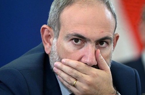 Протестующие напали на резиденции, где проживают Пашинян и его семья