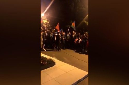 Азербайджанский народ празднует победу на Аллее шехидов - ВИДЕО