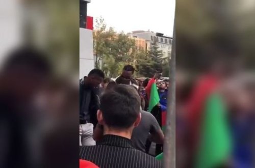 Əcnəbilər də Azərbaycanın qələbə sevincini qeyd edirlər - VİDEO