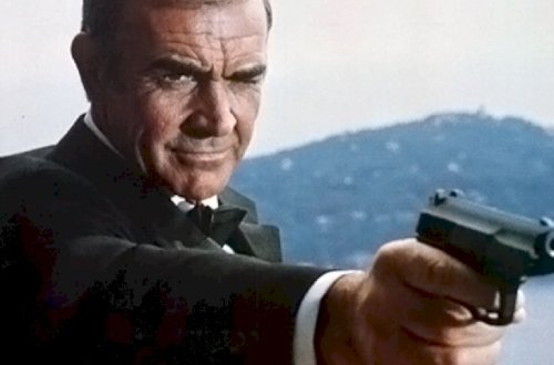 Ceyms Bondun tapançası 200 min dollara hərraca çıxarıldı