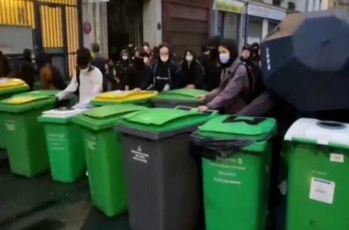 Fransada məktəblilərlə polislər arasında qarşıdurma yaşanıb - VİDEO