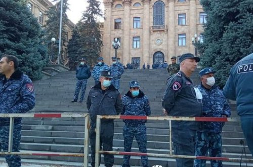 Протестующие в Ереване требуют отставки Пашиняна - ОБНОВЛЕНО + ФОТО/ВИДЕО