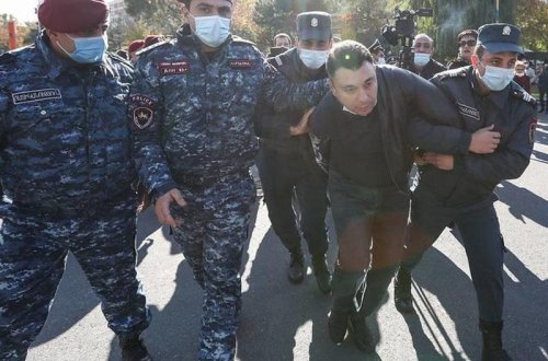 Yerevana əlavə polis qüvvələri cəlb olunur - Ermənistanda vətəndaş müharibəsi ərəfəsindədir - YENİLƏNİB - VİDEO