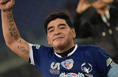 Beyin əməliyyatından sonra Maradonanın ilk görüntüsü - FOTO