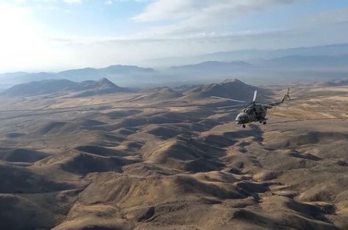 Rusiya helikopterləri Qarabağda sülhməramlıları müşayiət etməyə başladı - VİDEO