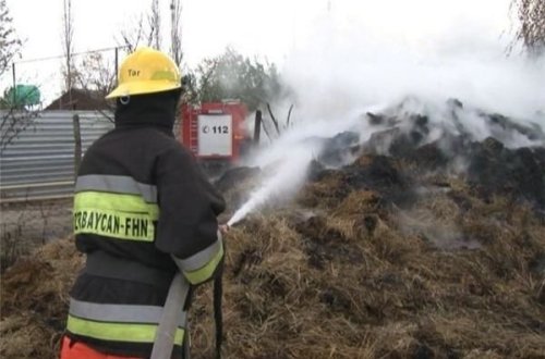 SON DƏQİQƏ: Azərbaycanda 16 ton ot bağlaması yandı