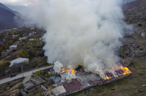 Kəlbəcərdən son xəbər: Onlarla ev yanır 