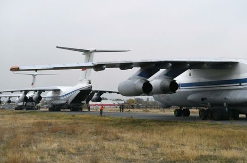 В Ереван прибыли еще 22 самолета с российскими миротворцами